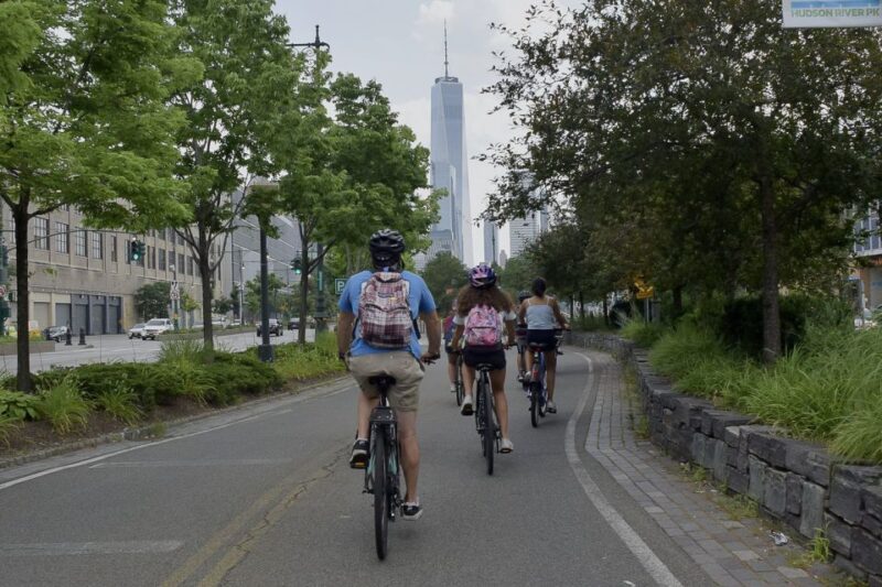 New York City: City Highlights Guided Bike or eBike Tour - The Role of the Guides and Tour Experience