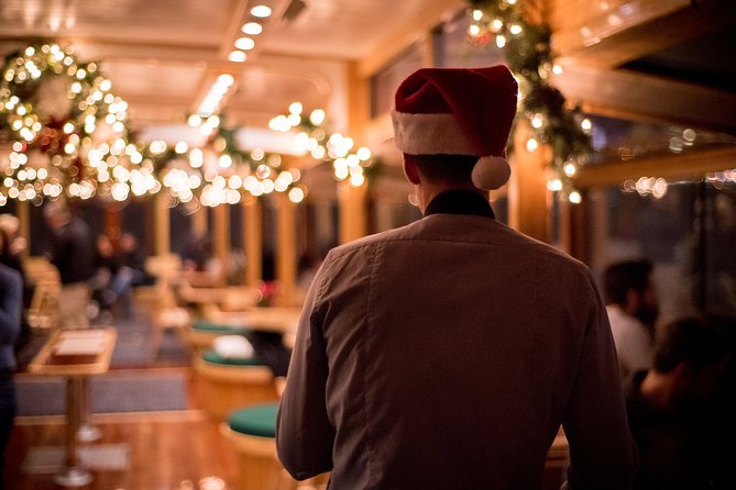 New York City Cocoa and Carols Holiday Cruise - Seating, Service, and Guest Experience