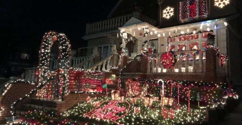 New York City: Dyker Heights Christmas Lights Tour - The Value of This Christmas Lights Tour