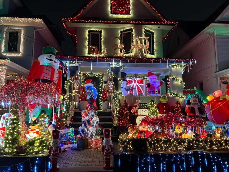 New York City: Dyker Heights Christmas Walking Tour - Journey to Dyker Heights for Spectacular Light Displays