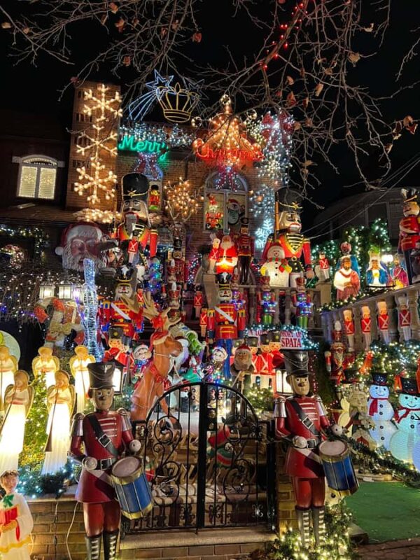 New York City: Dyker Heights Christmas Walking Tour - Comparing Similar Holiday Tours in New York City