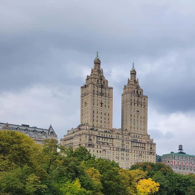 New York City: Gossip Girl Private Tour in Manhattan - The Sum Up: A Stylish, Personalized Gossip Girl Adventure