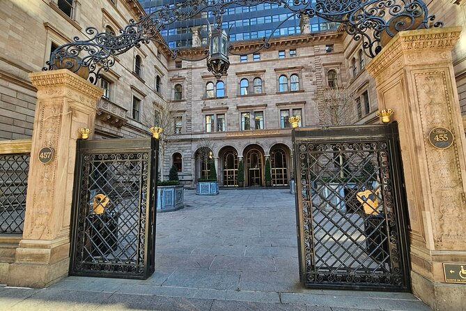 New York City Gossip Girl Tour - Exploring The Met Steps: Blair and Serena’s Social Scene