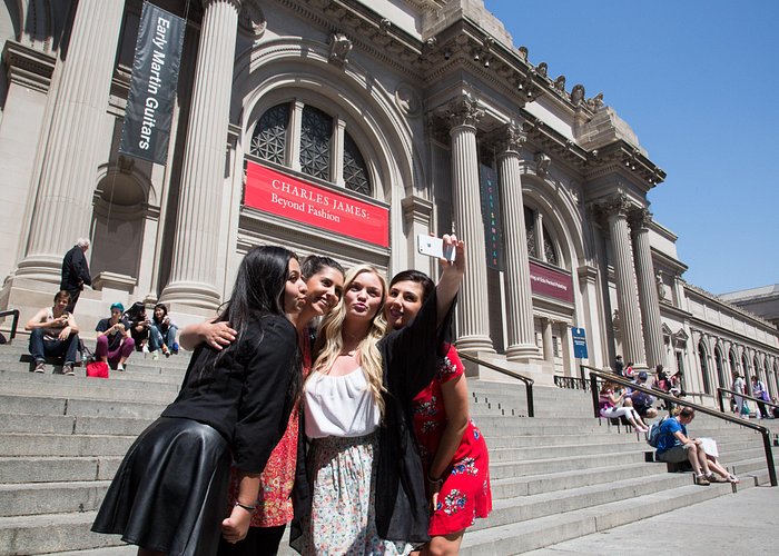 New York City Gossip Girl TV Show Sites Bus Tour - How the Tour Handles Weather and Accessibility