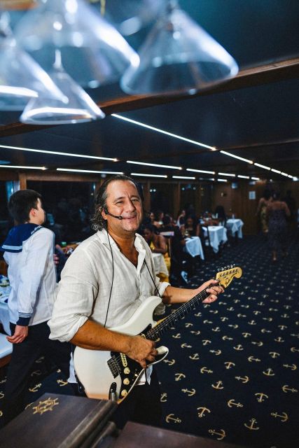 New York City: Gourmet Dinner Cruise with Live Music - Key Points
