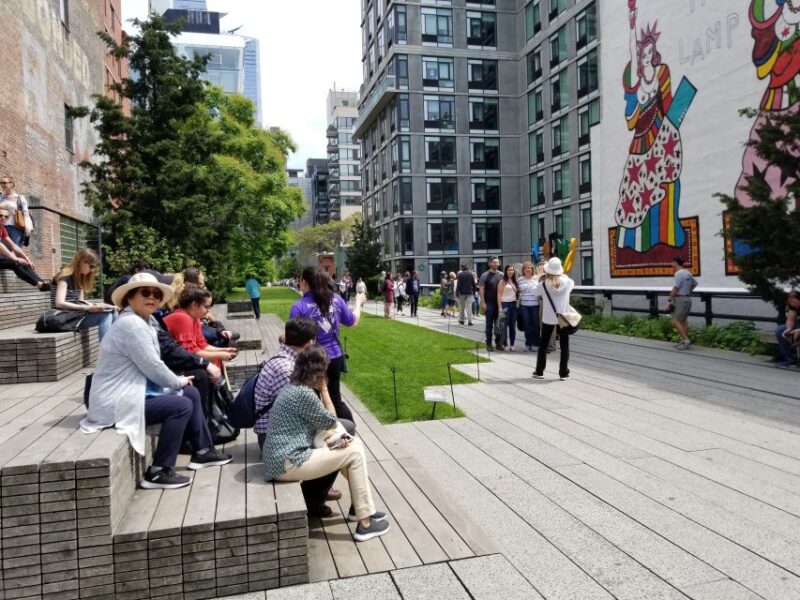 New York City: High Line & Hudson Yards Walking Tour - Starting Point: Climbing onto the High Line