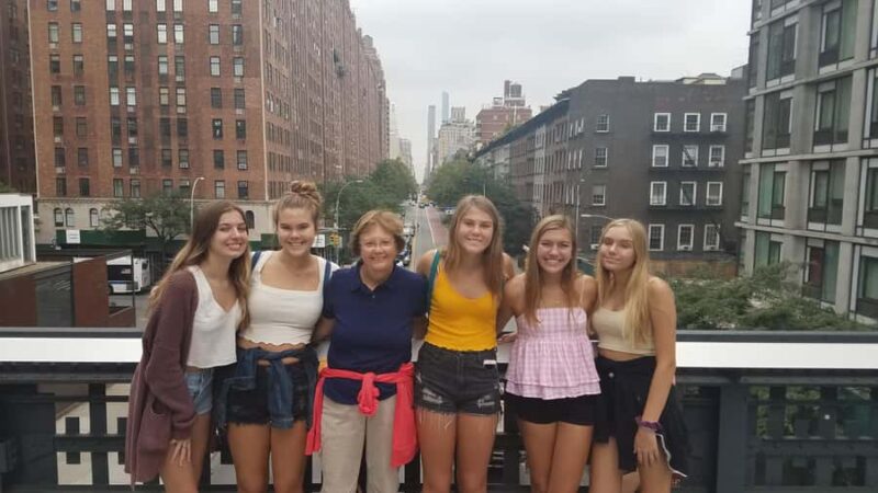 New York City: High Line Walking Tour - Discover the Elevated Green Space of the High Line