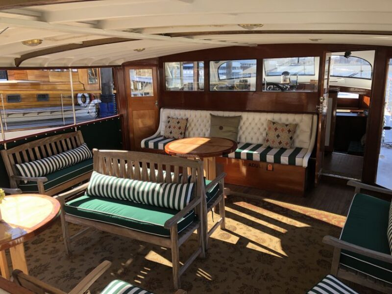 New York City: Mini Yacht Boat Ride with Sightseeing - Suitable Timing: Morning, Afternoon, or Evening