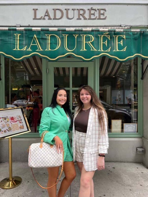 New York City: Sex and The City Tv Locations Bus Tour - A Behind-the-Scenes Bar Experience