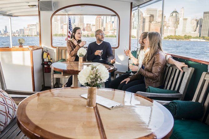 New York City Sightseeing Cruise from Chelsea Piers - The Experience of a 1950s-Style Yacht