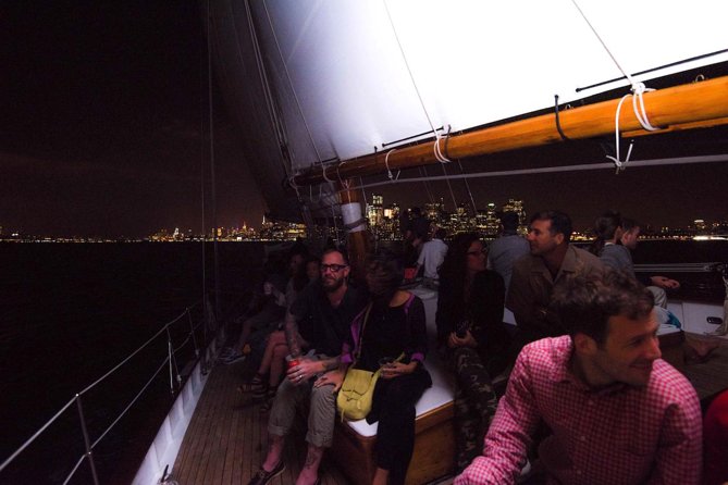 New York City Skyline Lights Sail - Onboard Experience and Beverage Service