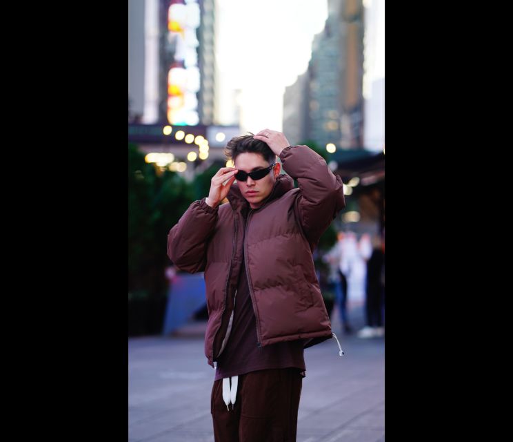 New York City: Solo or Couples Photoshoot in Times Square! - The Skill and Approach of Bee Lively