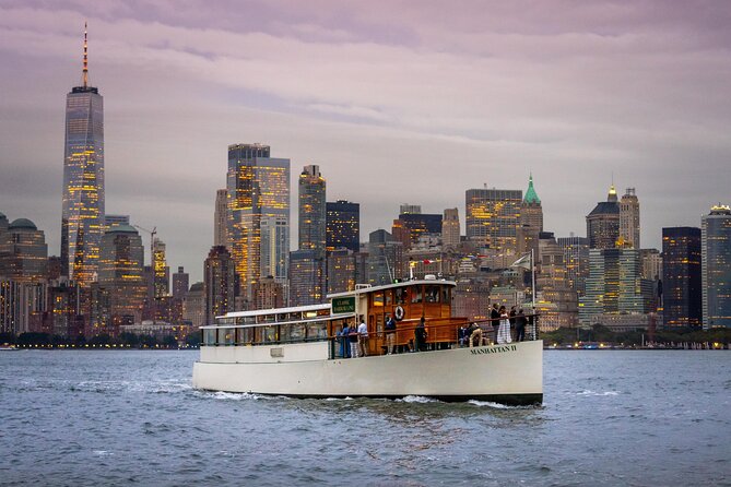 New York City Sunset Cruise on a Yacht - Key Points