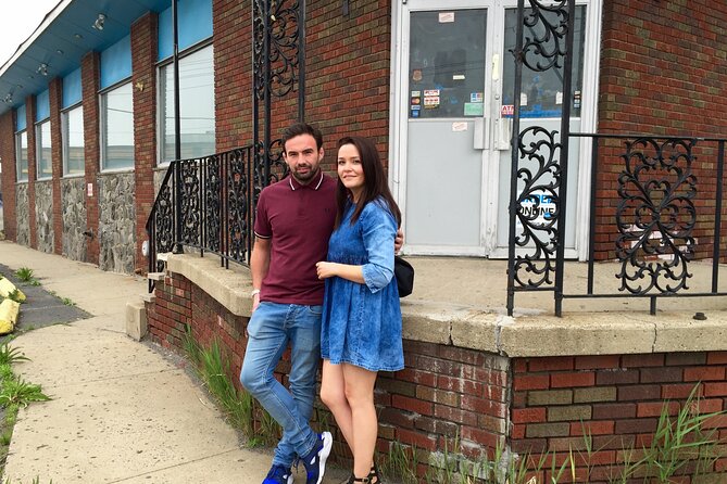 New York City The Sopranos Iconic Locations Bus Tour - Inside Vesuvio: The Shows Favorite Restaurant