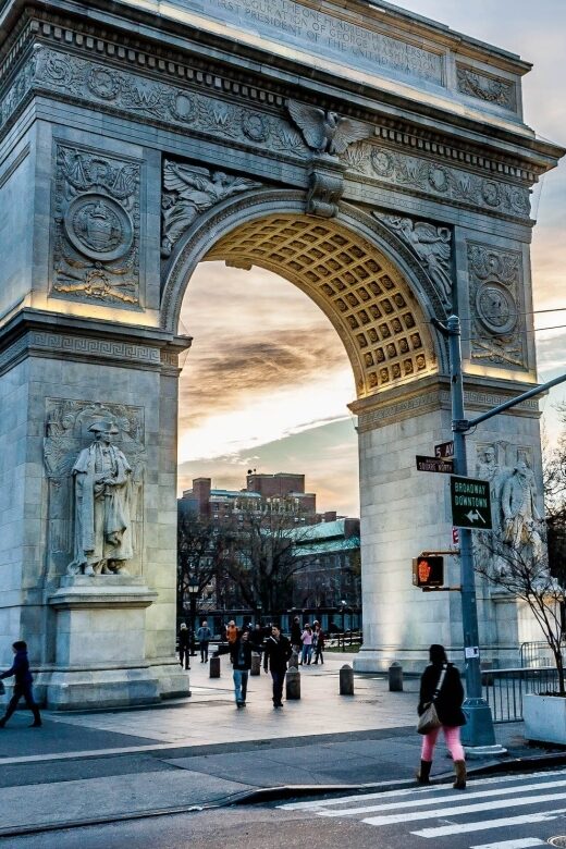 New York City: Via private SUV/VAN Highlights Tour. 13 max - Key Points