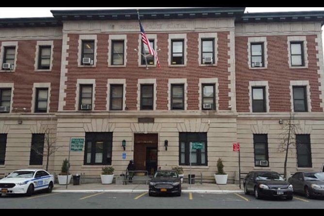 New York Contrasts Tour - Visiting Yankee Stadium and the Bronx Courts