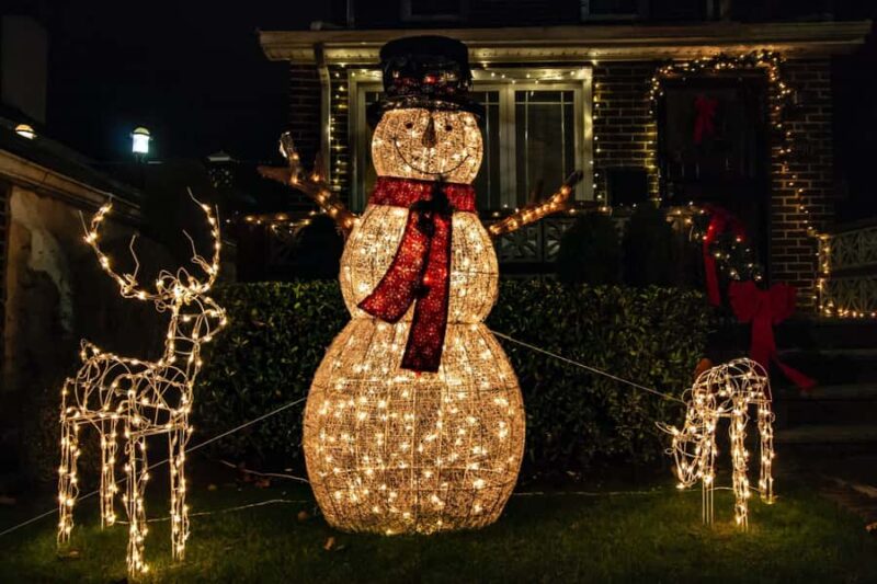 New York: Dyker Heights Christmas Lights Guided Tour - Key Points
