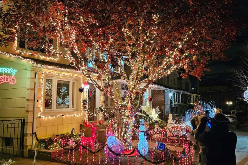New York: Dyker Heights Christmas Lights Guided Walking Tour - What to Expect During the Tour