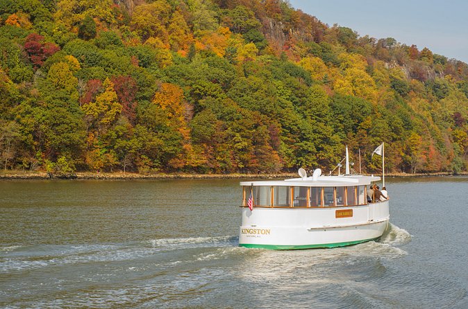 New York Fall Foliage Cruise up the Hudson River - Navigating Accessibility and Group Bookings