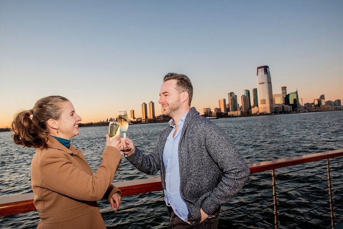 New York Harbor Live Holiday Jazz Cruise - Practical Details: Meeting Point and Accessibility