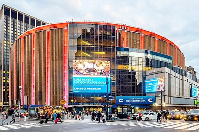 New York Knicks Basketball Game at Madison Square Garden - The Iconic Madison Square Garden Experience