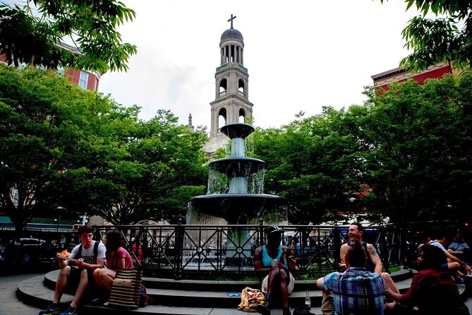 New York Private Walking Food Tour With Secret Food Tours - The Guide: Knowledgeable and Engaging