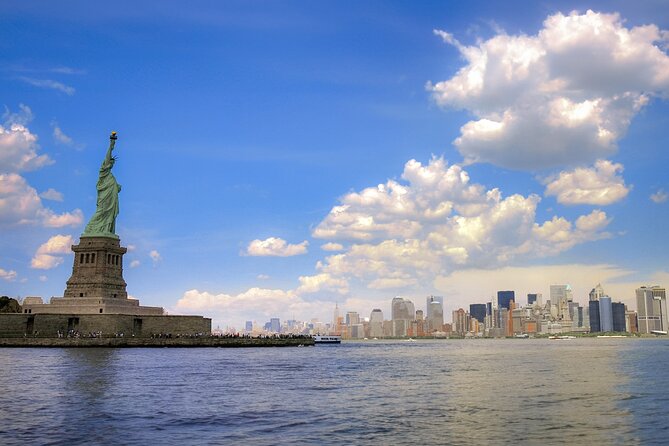 New York Statue of Liberty and Happy Hour Cruise Combo - Visiting the Statue of Liberty on a Compact Schedule