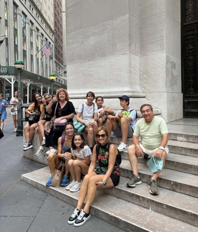 New York: Walk in the Financial District from Wall Street to El Toro - Historic Significance of Federal Hall