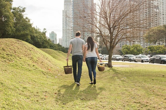 New Yorks Road to Freedom: A Guided Walking Tour - Starting at North Tower Pool: A Memorial of Resilience