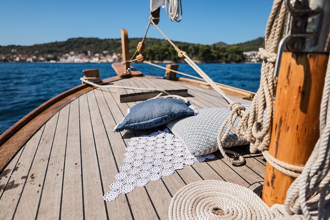 NEW! Zadar Traditional Boat Ride & Old Town Walking Tour by uur - The Unique Charm of the Gajeta Boat