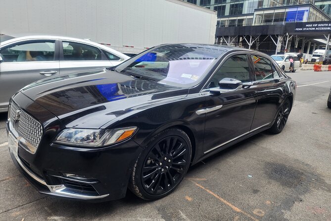 Newark Airport Transfer (EWR) to New York City - Efficient and Comfortable Newark to New York City Transfers for Up to 3 People