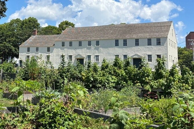 Newport Colonial History: A Self-Guided Tour Off the Beaten Path - Newports Colonial Heritage Unveiled