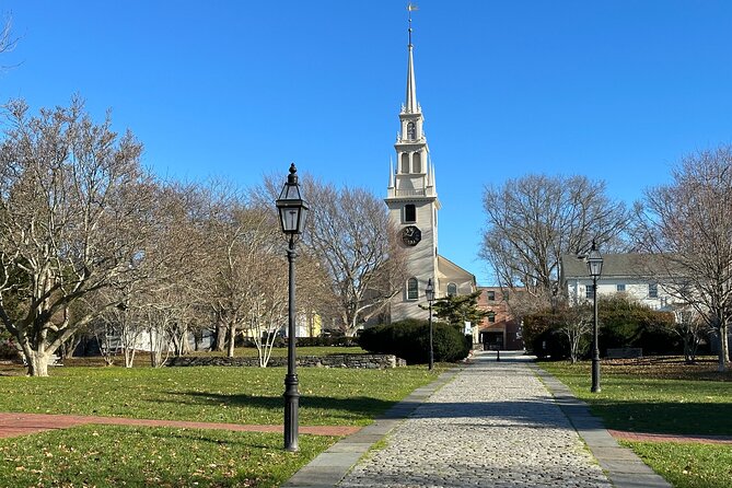 Newport Downtown Historic Audio APP Self Guided Smart Phone Tour - Exploring Thames Street and Its Vibrant Atmosphere