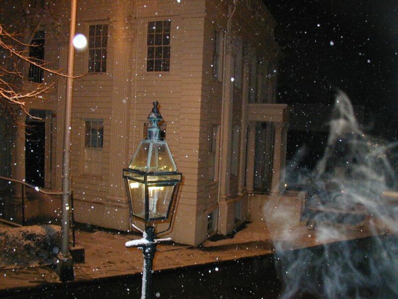 Newport: Historic District Ghosts Guided Walking Tour - Starting the Haunted Walk at Newport Marriott