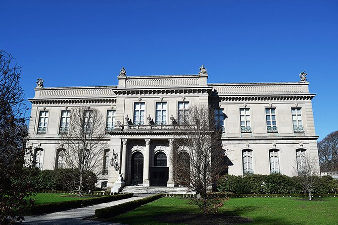 Newport RI Mansions Scenic Trolley Tour (Ages 5+ only) - The Role of Guides and Narration