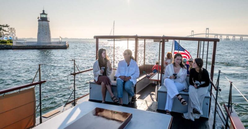 Newport: Yacht Sightseeing Cruise - Discover Newport from the Water on the Yacht Sightseeing Cruise