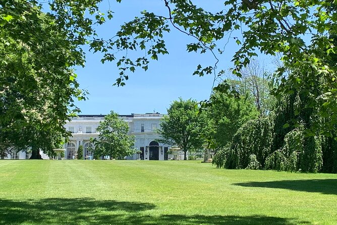 Newport's Opulent Gilded Age Homes: A Self-Guided Audio Tour - The Cliff Walk Entrance at Ruggles Avenue