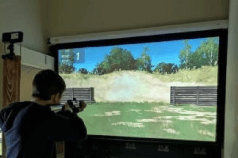 Newton Abbot: Rifle and Simulator Combo Package - Convenient Meeting and Endpoints at the Venue