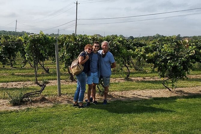 Niagara All American All inclusive Boutique Wine Tour - Knowledgeable and Friendly Guides