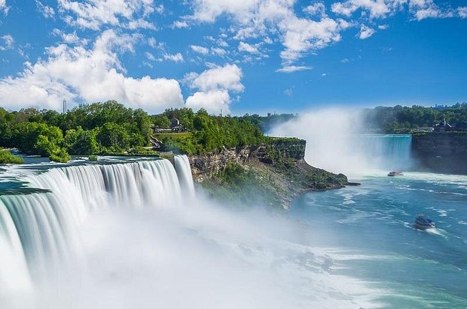 Niagara Falls and Toronto Downtown City Tour - Immersive Wine Tasting and Evening Spectacle