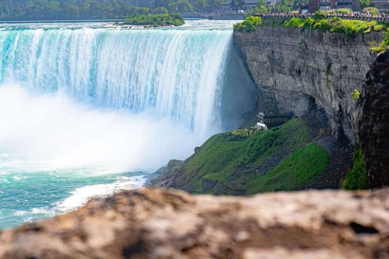 Niagara Falls: Boat Trip & Journey Behind the Falls Tour - The Guides Role in Enhancing the Experience