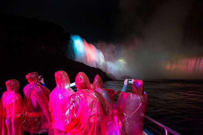 Niagara Falls, Canada: Evening Fireworks Cruise - Practical Details and Accessibility