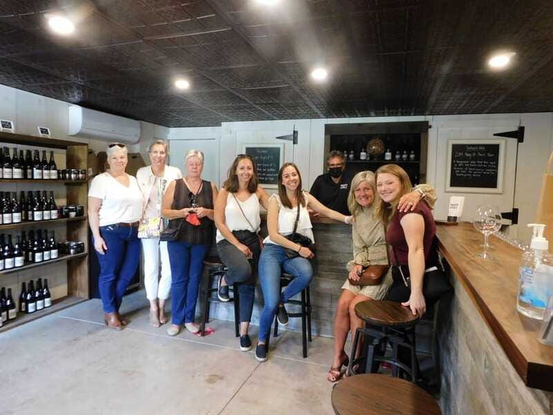 Niagara Falls, Canada: Full-Day Private Winery Tour - Free Time for Lunch at Local Eateries