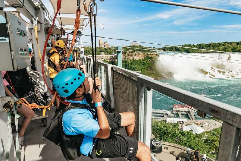 Niagara Falls, Canada: Zipline to The Falls - The Return Shuttle and Post-Ride Experience
