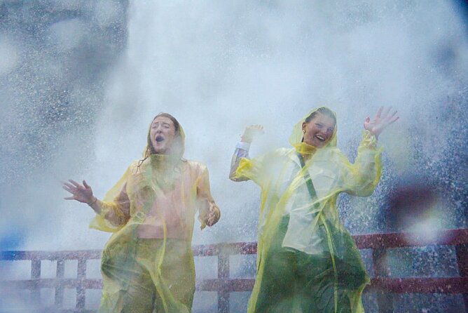 Niagara Falls Day and Night Combo plus Dinner & Fireworks - Exploring Niagara Falls in a Guided Full-Day Format