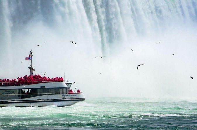 Niagara Falls Day Tour, Boat Cruise and Journey Behind the Falls - Tasting Canadian Flavors at Maple Leaf Place