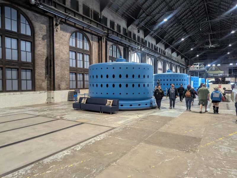 Niagara Falls Day Tour with Boat, Power Station & Tunnel - Exploring Niagara Falls from the Canadian Side