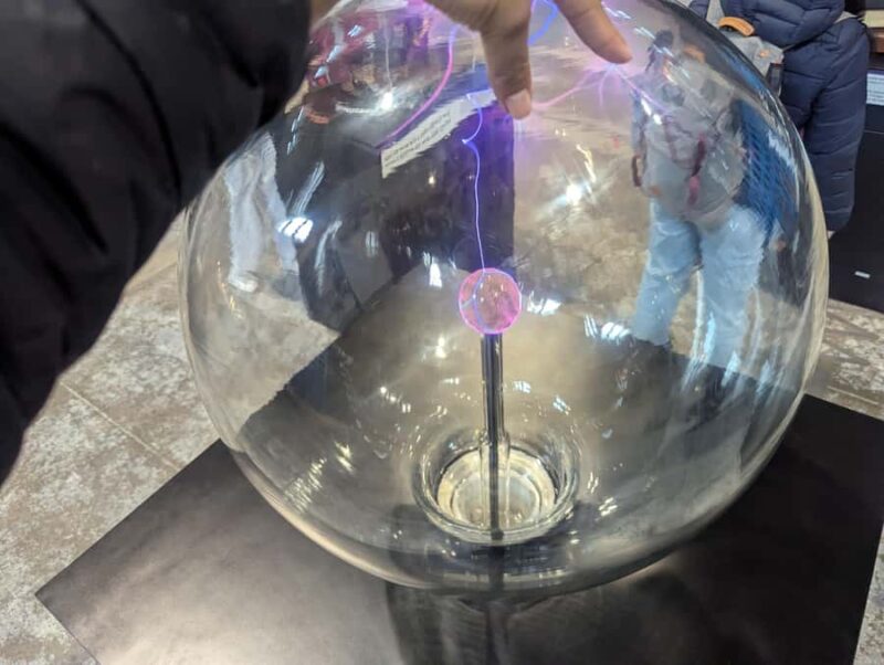 Niagara Falls Day Tour with Boat, Power Station & Tunnel - Visiting the Niagara Parks Power Station and Underground Tunnel