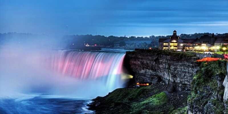 Niagara Falls: Guided Night Tour w/ Dinner & Hotel Transfer - The Experience of the Guides and Staff
