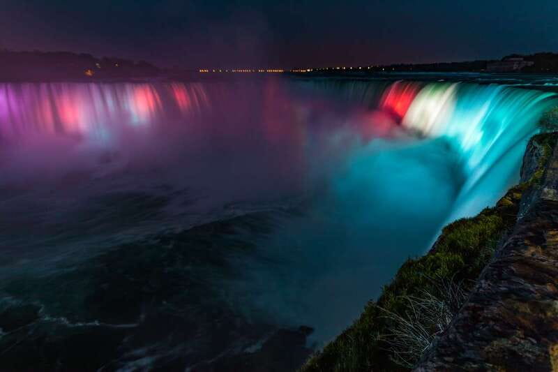 Niagara Falls: Night Tour with Fireworks Boat Ride & Dinner - Dinner with a View of Niagara Falls